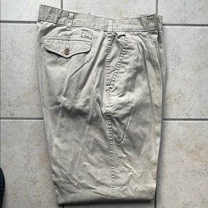 Bugle Boy  Men's Cream Pleated Chinos